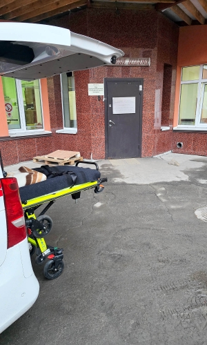 Перевезення лежачого хворого